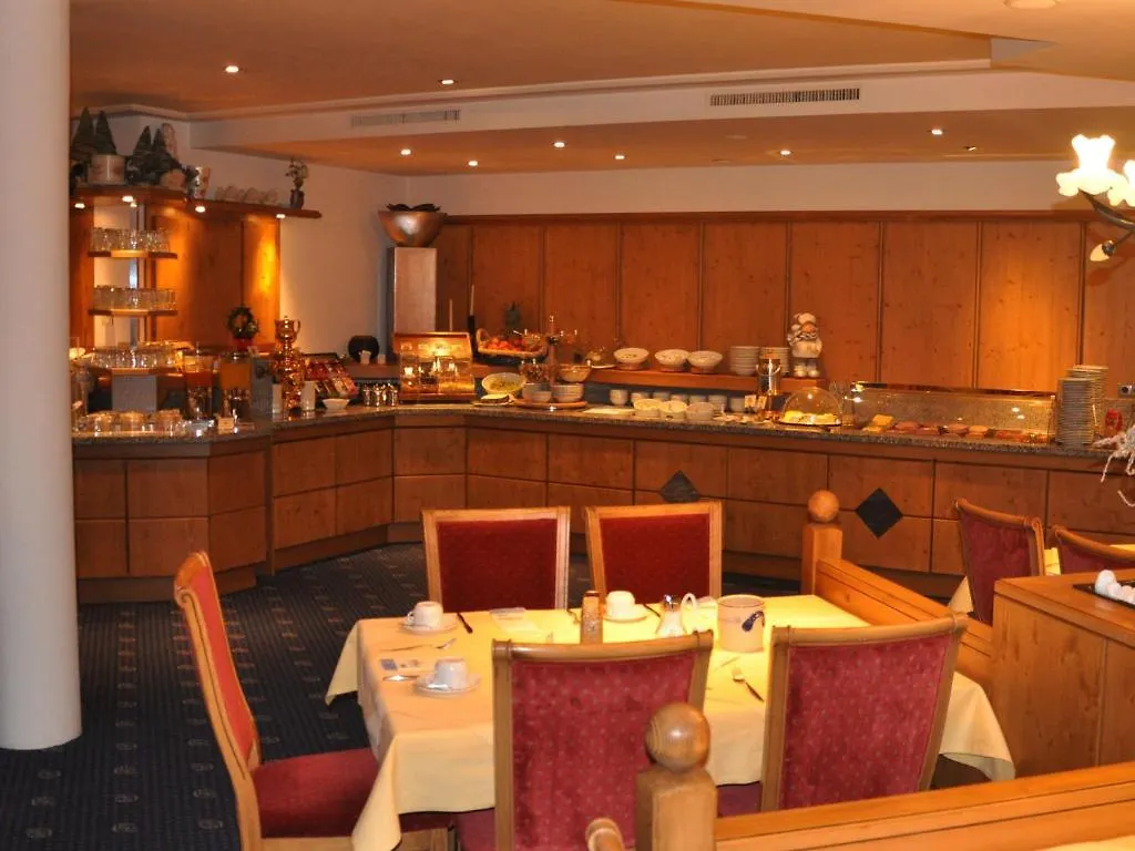 Hotel Garni Angela Ischgl 4*,
