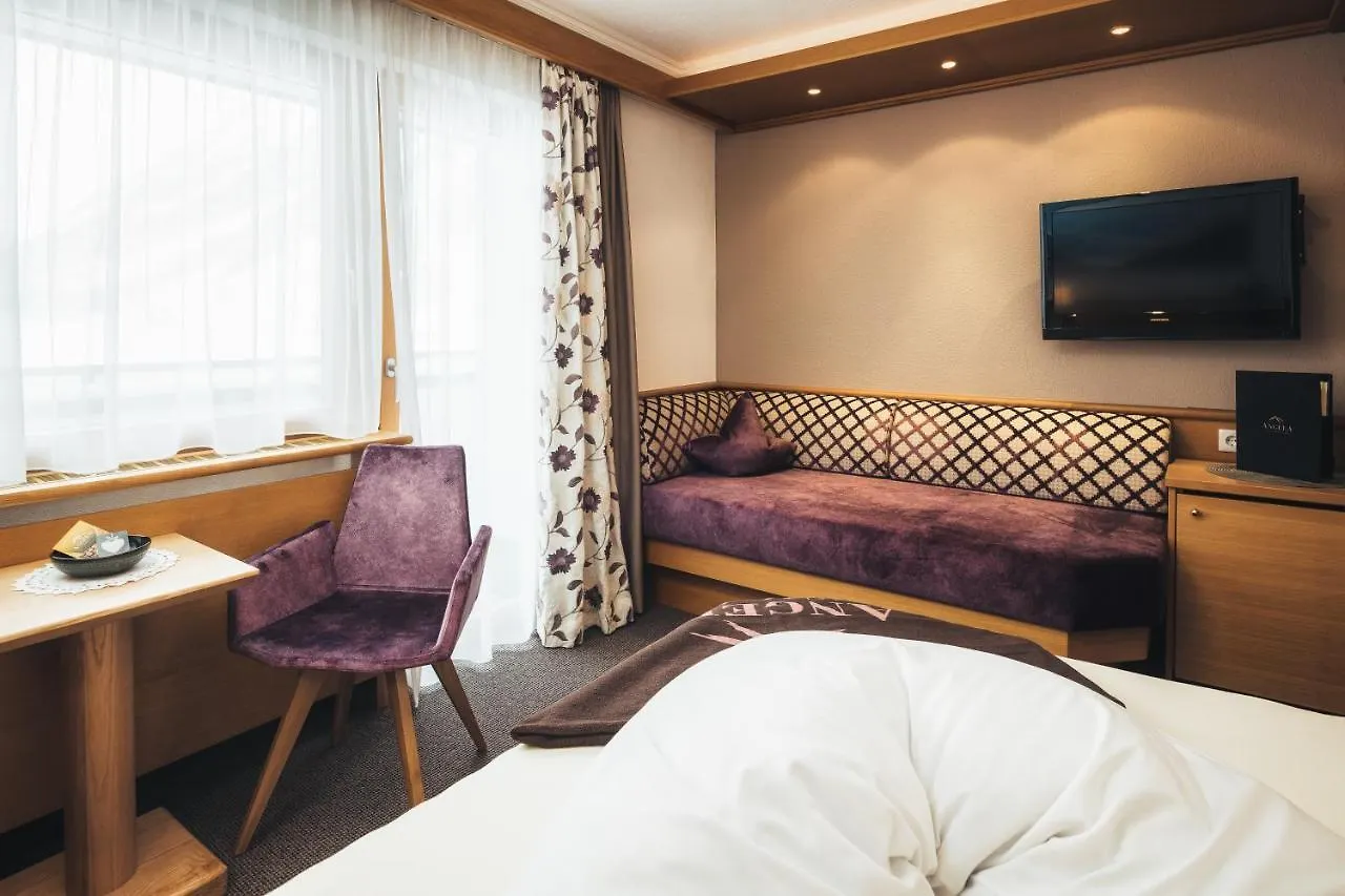 Hotel Garni Angela Ischgl 4*,